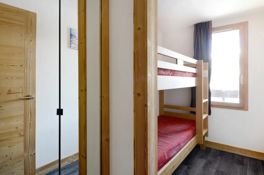 Residence LES Coches 3 Rooms in a Family Resort at the Bottom of the Slopes Bac424