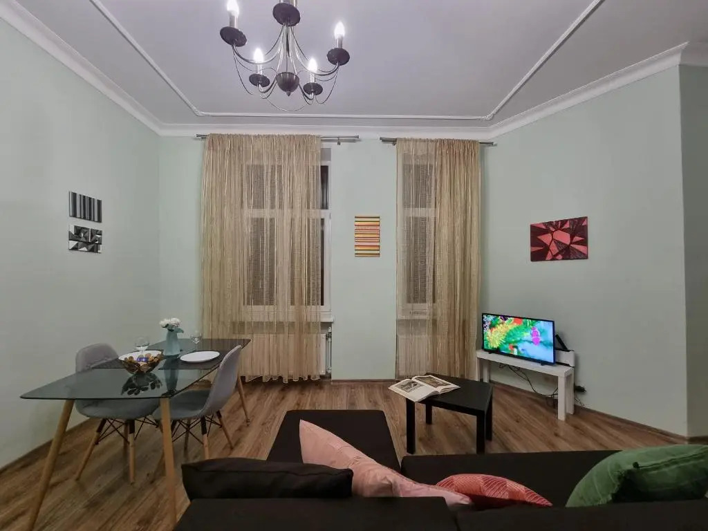 Art Deco One-Bedroom Suite in Library House with Free 5G WiFi