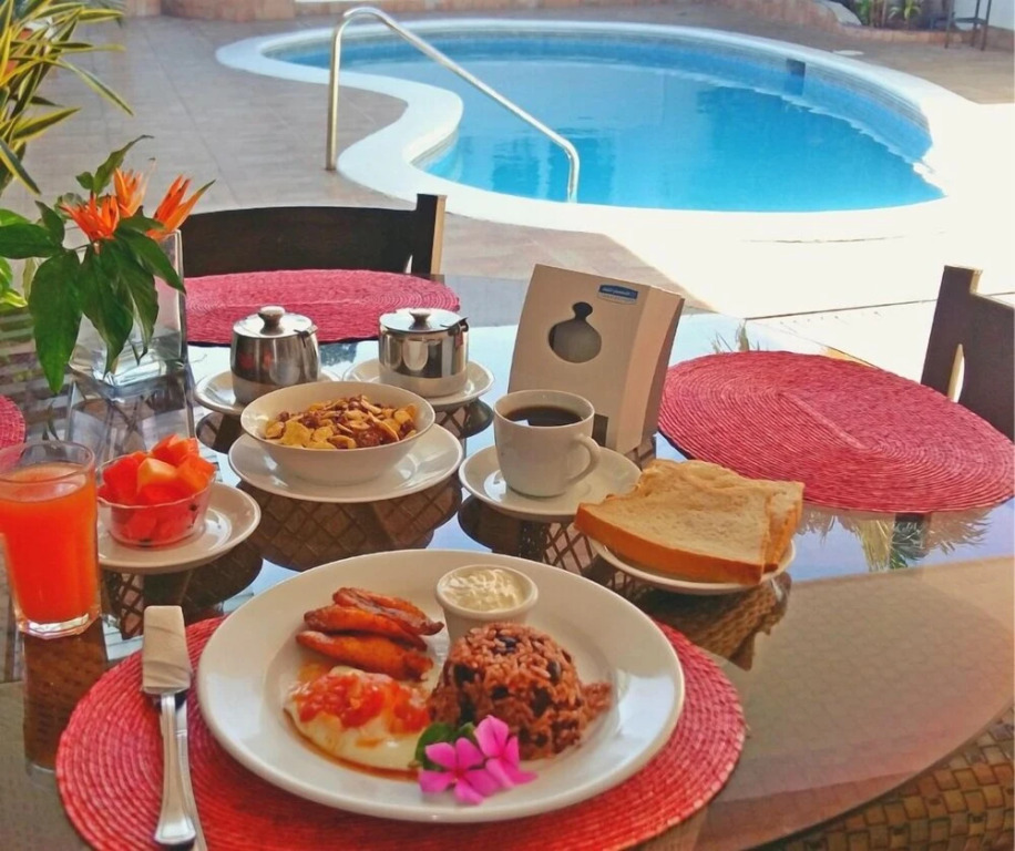 Maracas Inn