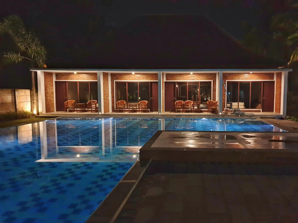 The Nalaya Hotel & Resto