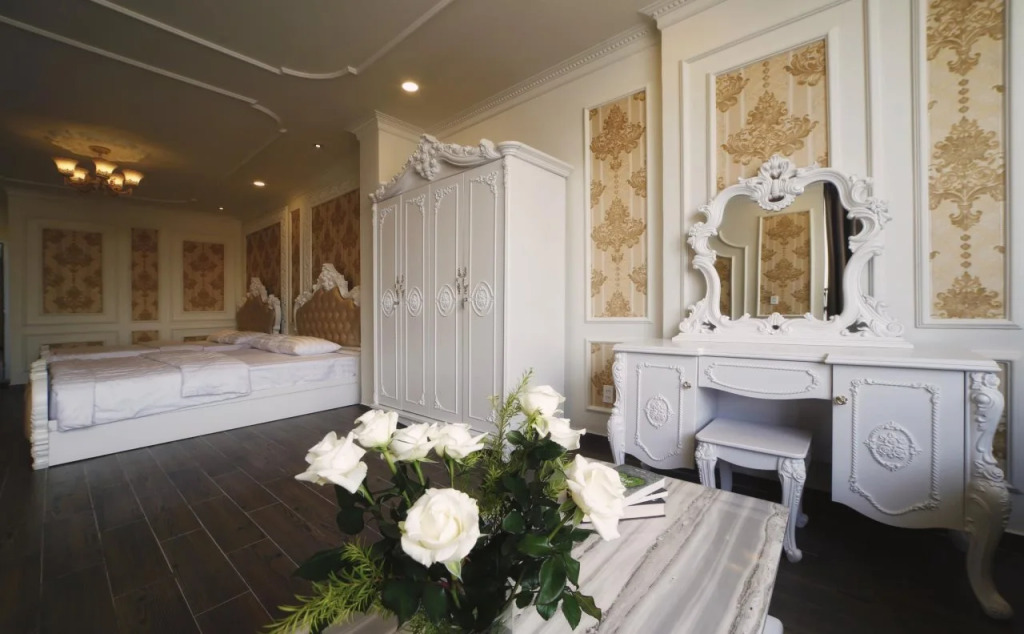 royal hotel bà điểm hồ chi minh