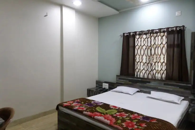 Dwarka Lodge