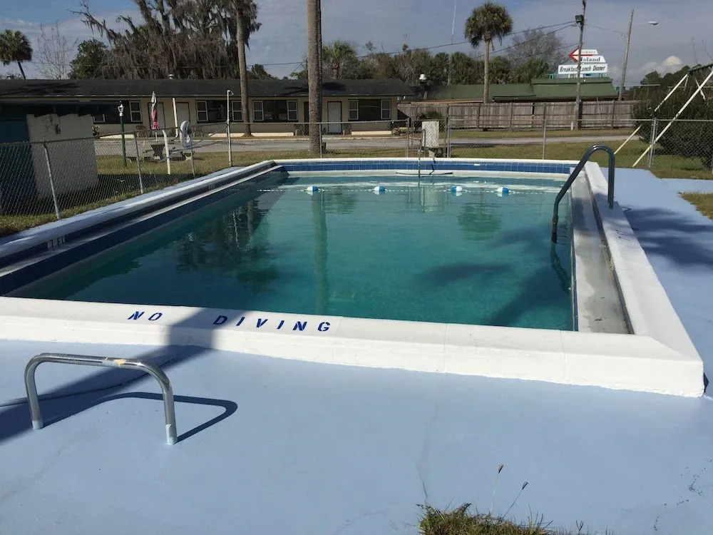 Withlacoochee Motel