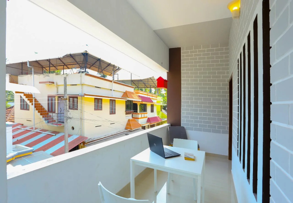 Oyo 25117 Grand Villa