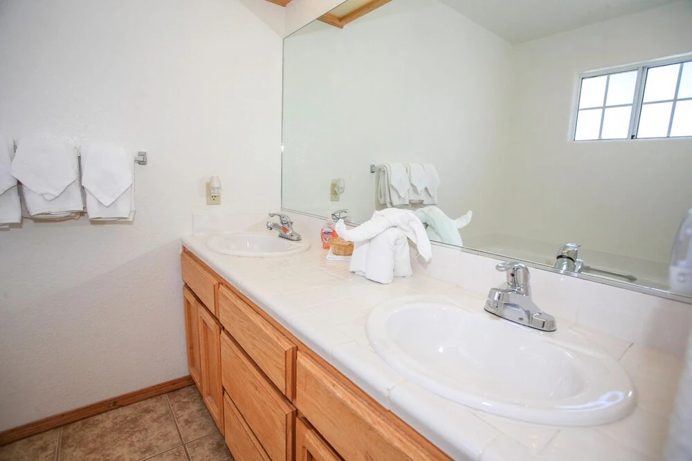 Crescenta Heights by Big Bear Cool Cabins