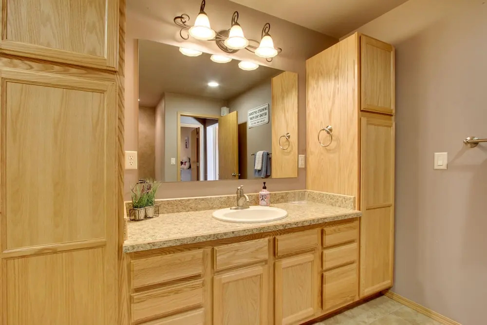 Spacious Canyon Ferry Lake House With Bar & Views!