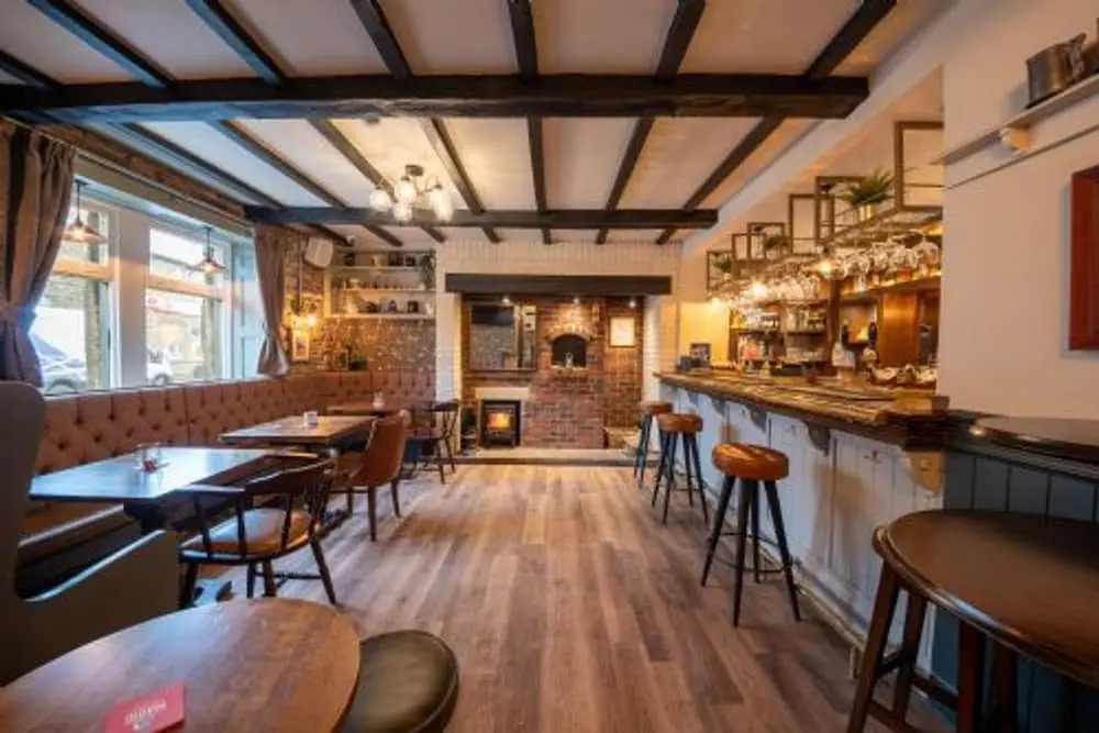 Host Stay Woodroffe Arms Hope Twin Room 5