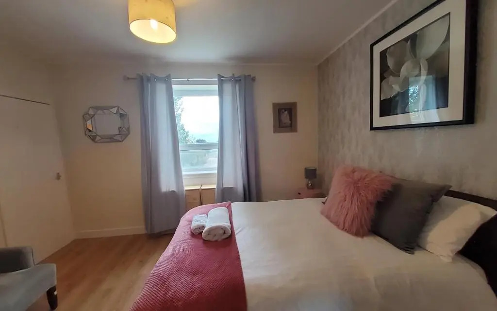 Sensational Stay Serviced Accommodation Aberdeen 4 Bedroom Apt - Bedford Avenue