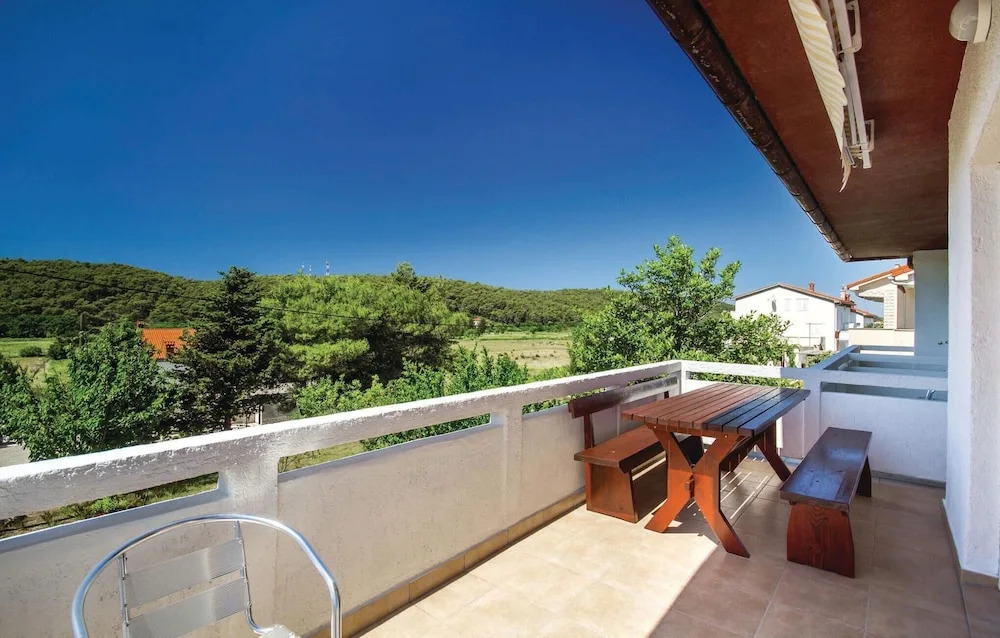 Stunning Home in Kampor With Wifi and 4 Bedrooms