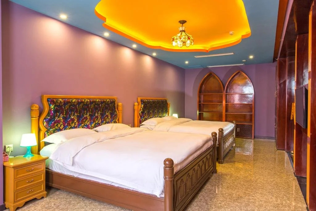 DREAM COLOR Theme Hotel