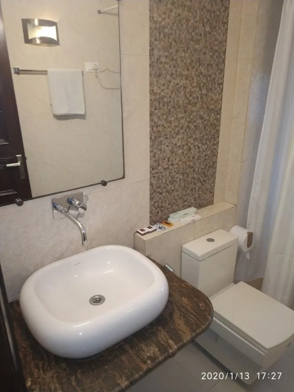 Golden Palm Suites