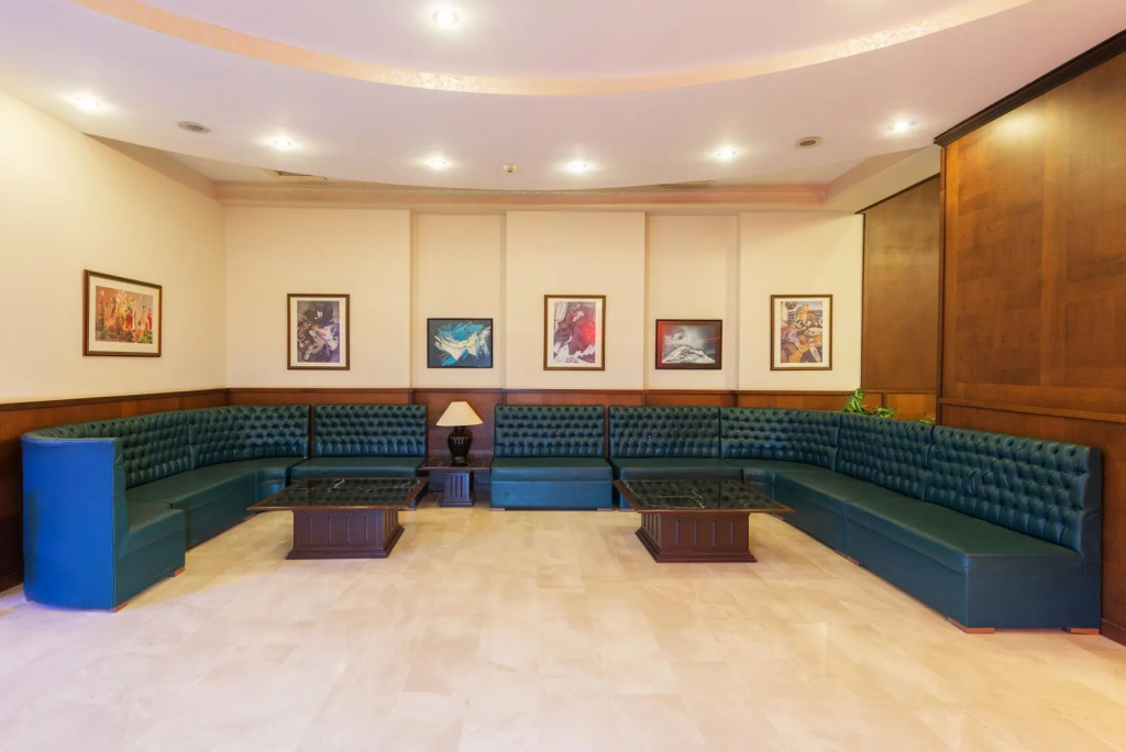 Adonis Hotel
