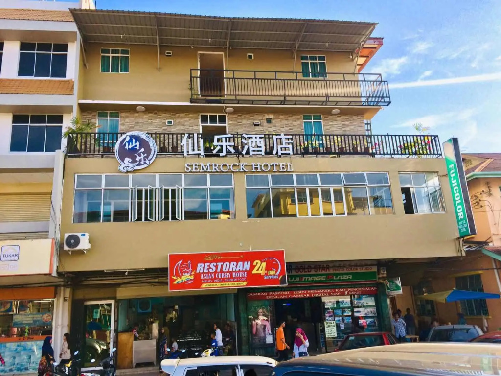 SemRock Hotel