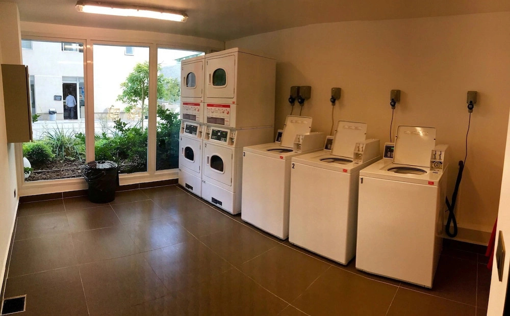 Atractivo y moderno estudio en Clínica Las Condes