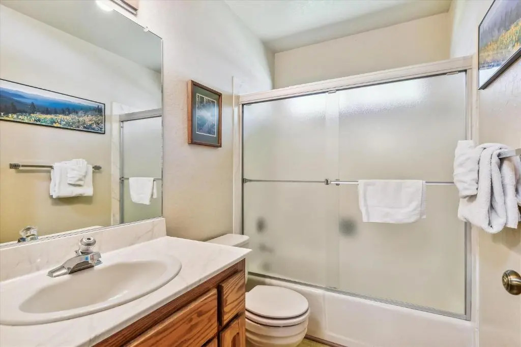 Minutes From Heavenly Valley & Lake Tahoe Beaches