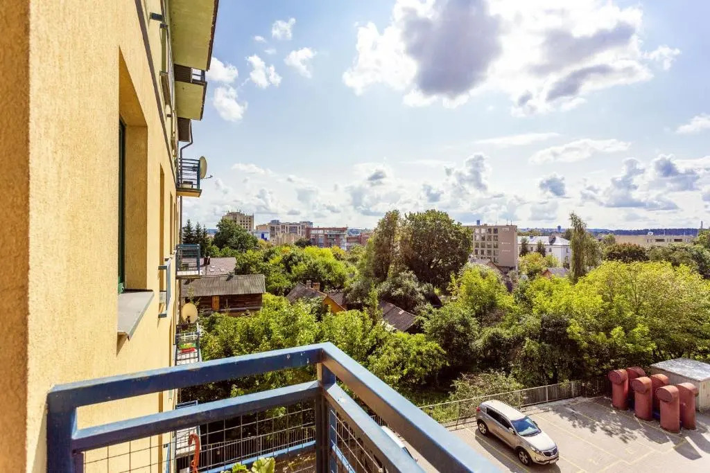 #stayhere - Spacious & Bright 1BDR Apartment Shopping District