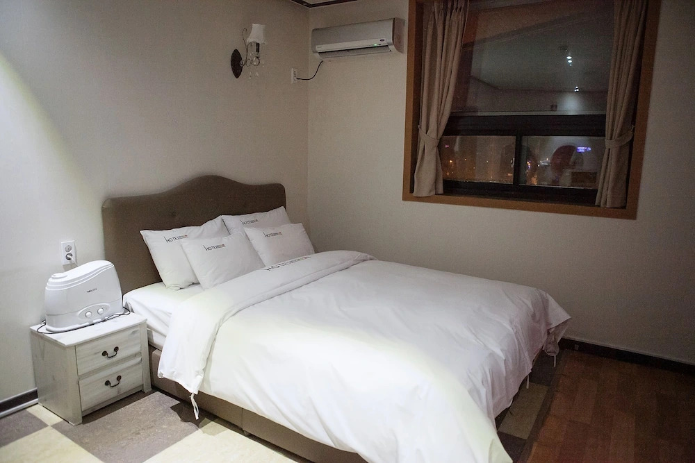 Maum Hotel and Backpackers