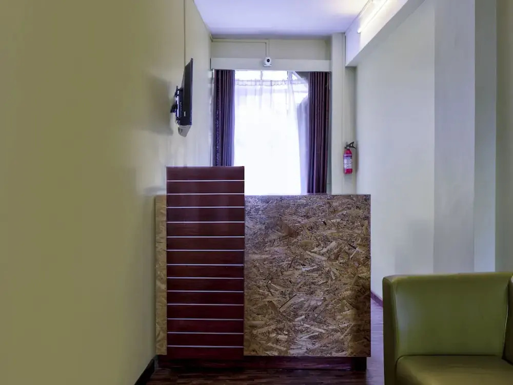 OYO 19563 Infinity Inn