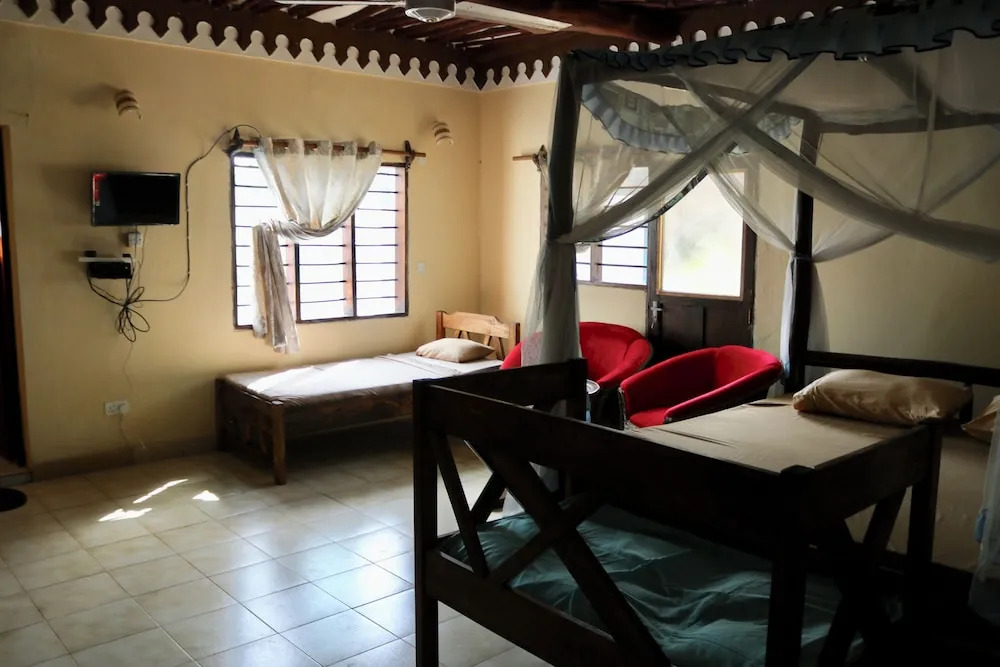 Room-a Wonderful Beach Property in Diani