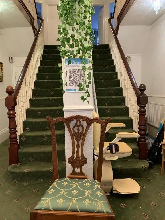 The George Guest House