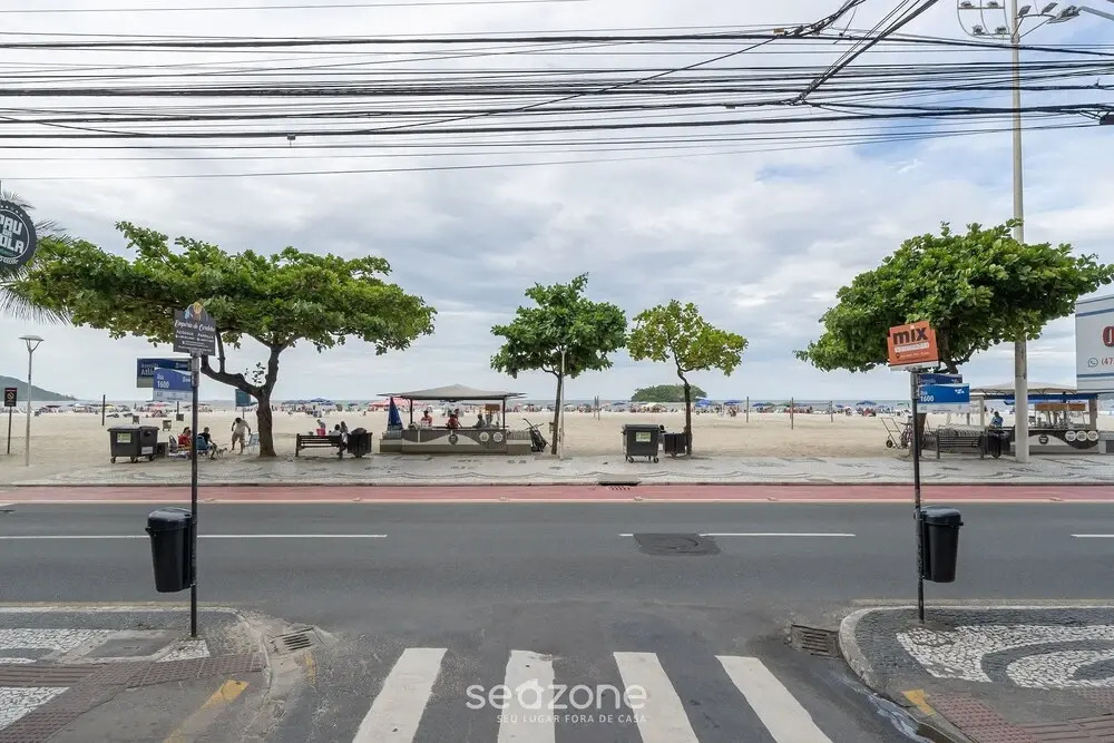 2 Bedroom apt 100m From th Central Beach BC Edg402
