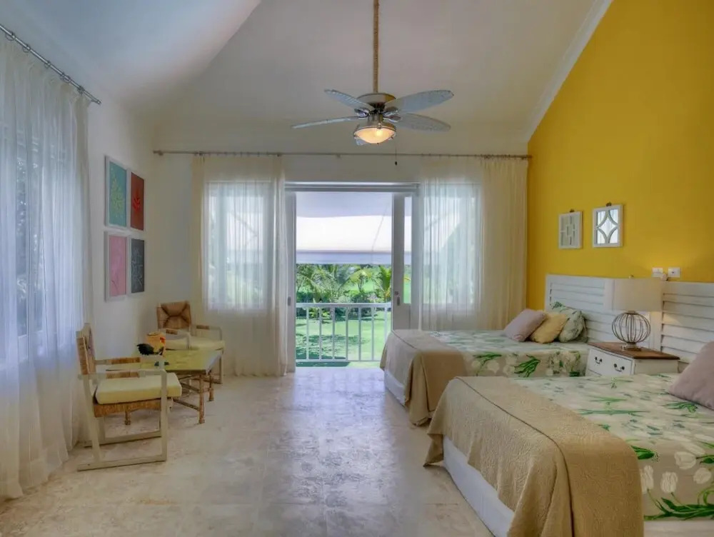 Golf-front Villa With Large Garden and Pool Area in Exclusive Beach Resort