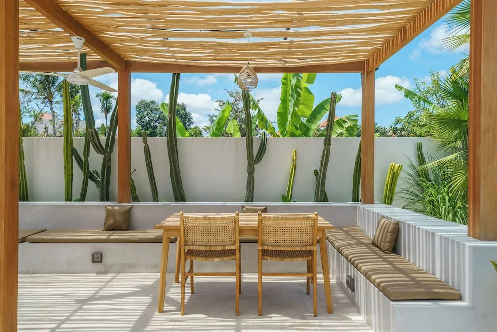 Villa Air - Brand New Stylish 2BR Villa in Pererenan