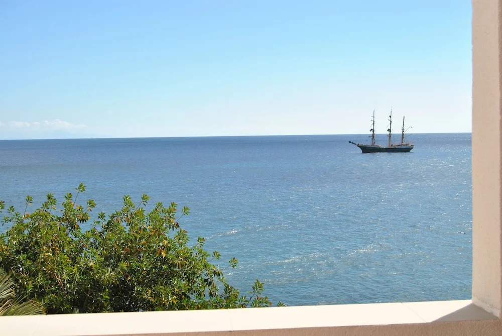 Las Gaviotas Beach I