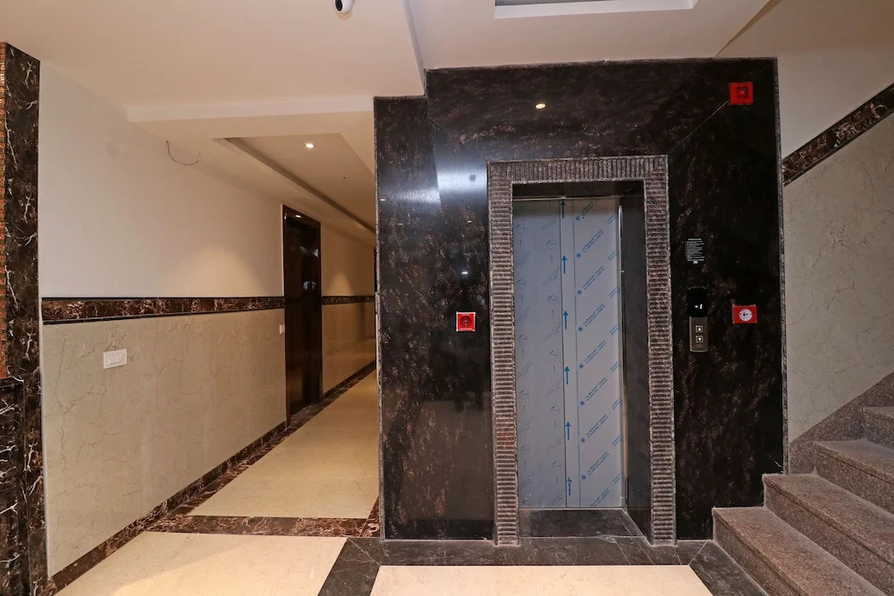 Capital O 16651 GRD SUITES