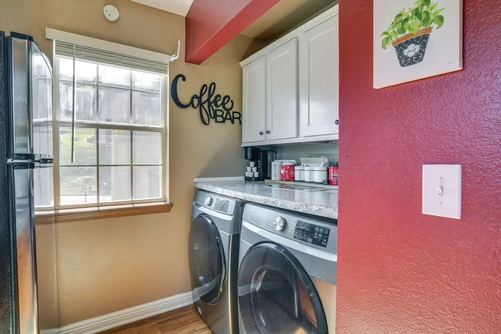 Near Silver Dollar City! Condo w/ Hot Tub & Lake