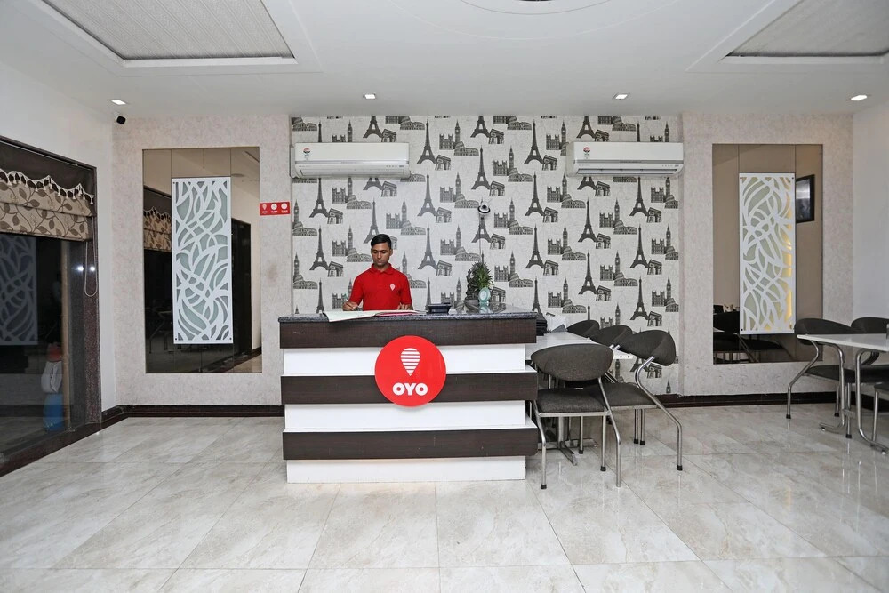 OYO 10343 Hotel Heera Foods