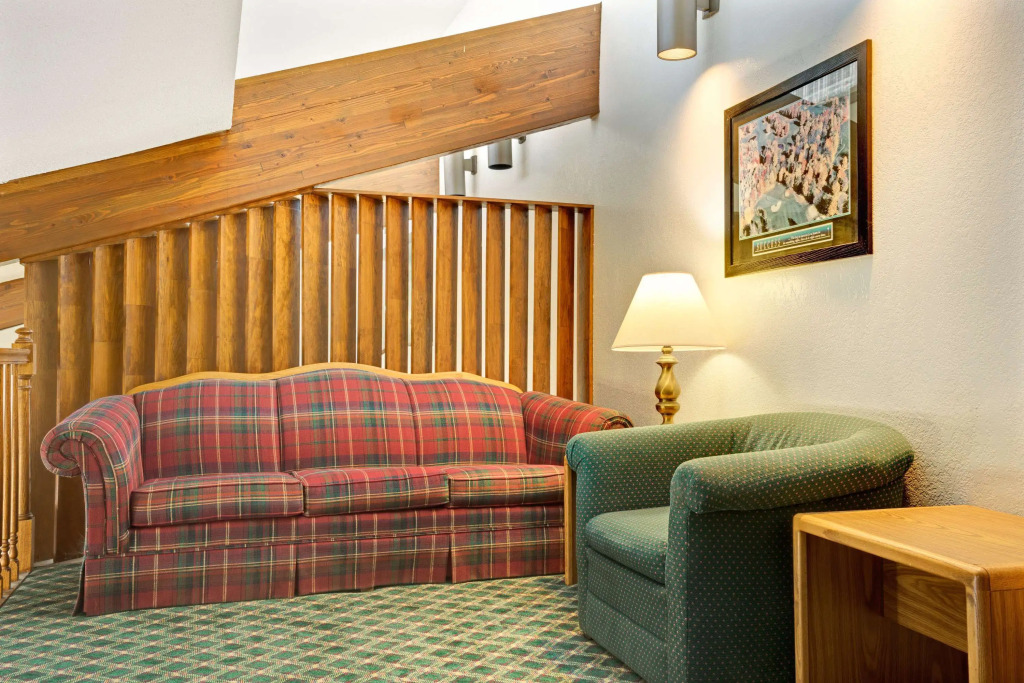 Travelodge by Wyndham Valleyfair Shakopee
