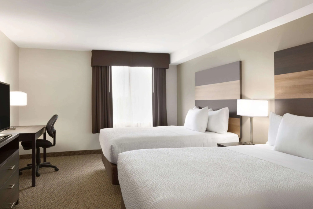 Days Inn & Suites by Wyndham Lindsay