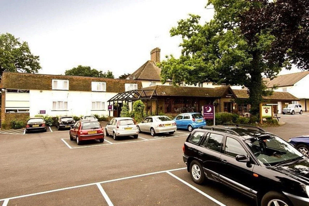 Premier Inn Gatwick Crawley - Goff's Park