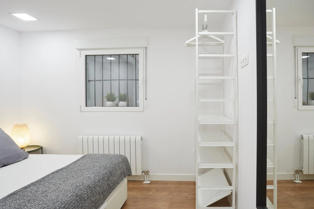 LEEWAYS APARTMENT I in SAN LORENZO