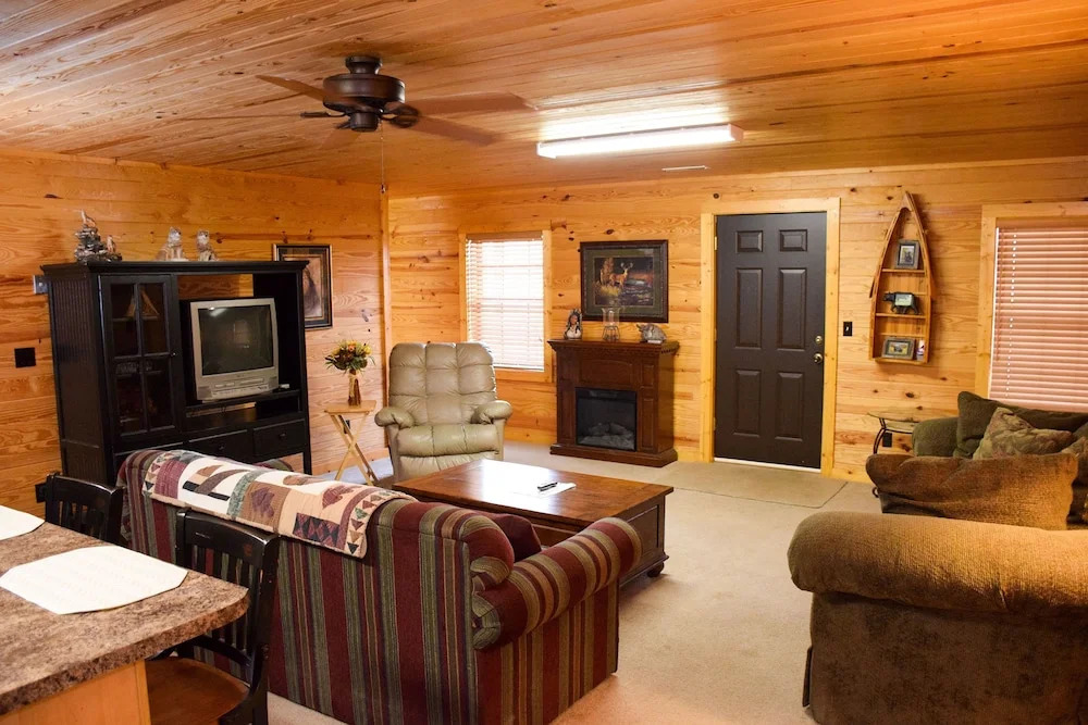WEEKS WORTH - 3 Br Cabin