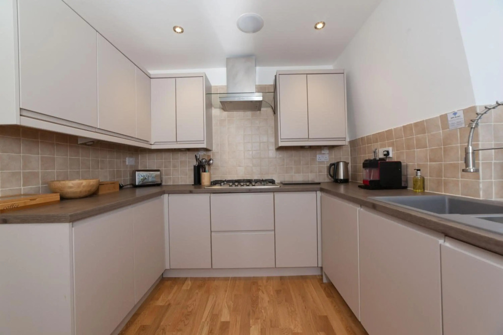 Queensferry Street Lane - Fantastic 2 BR City Centre Mews House with free secure parking!