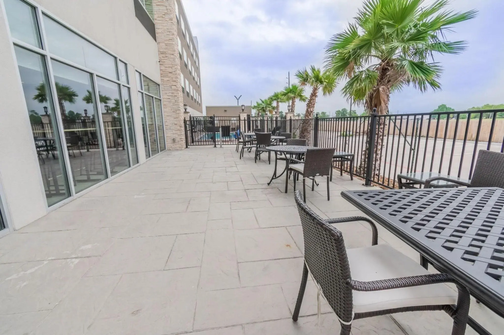 Holiday Inn Express & Suites - Houston IAH - Beltway 8 by IHG