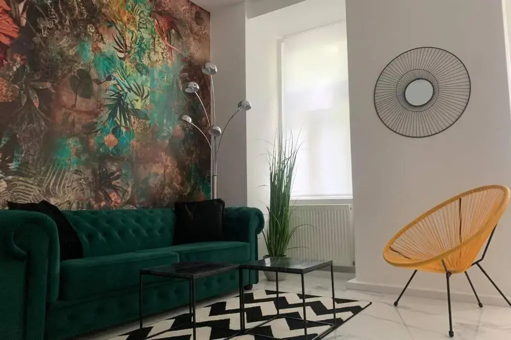 COOL City CENTER Apt. @ METRO and SHOPPING STREET