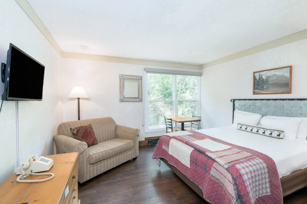 Mountainside Inn 411 1 Bedroom Hotel Room by Alpine Lodging Telluride