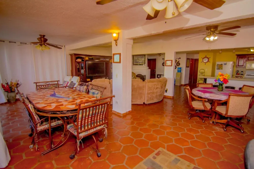 Caracol Peninsula 320 - 3 Br apts