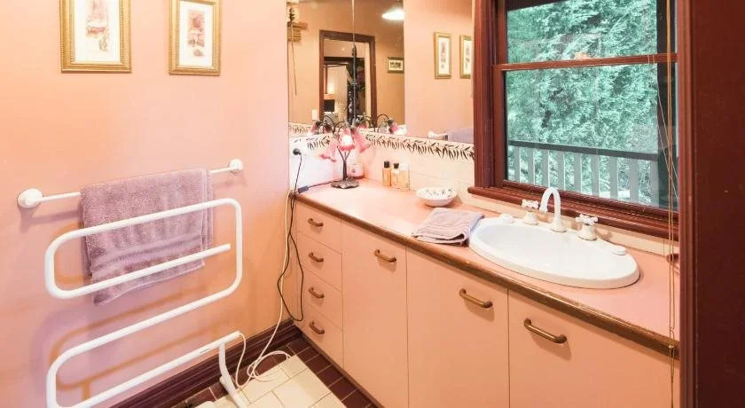 Rustic Refuge Guesthouse