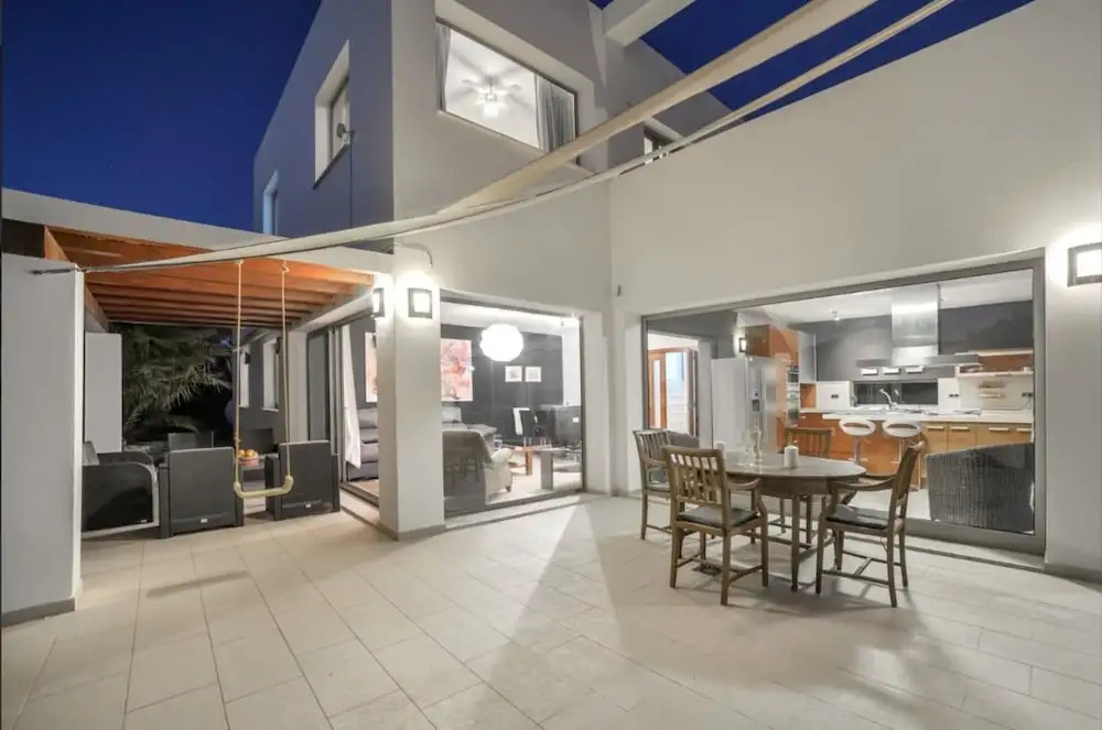 Villa - 5 Bedrooms with Pool and WiFi - 104980