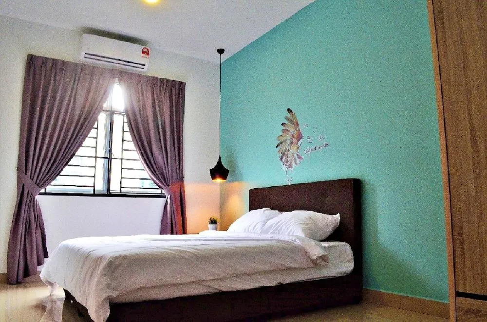 Desaru Cosy Homestay - near WaterPark, Beach, Rapid -Wifi, TVbox, Steamboat, BBQ Available