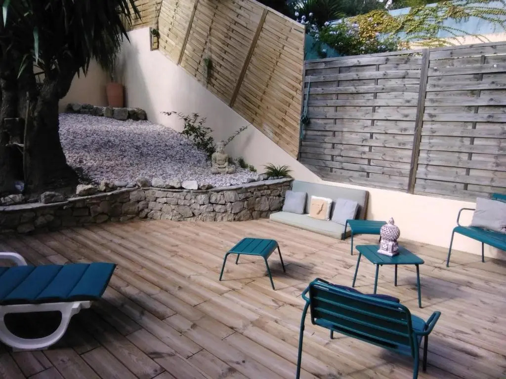 NICE- GAIRAUT - JARDIN PRIVE- GRAND F1 LUMINEUX-Piscine Collective