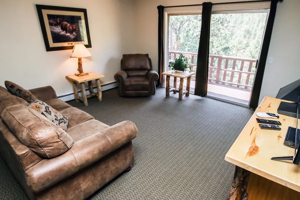 Fawn Valley Inn: 304