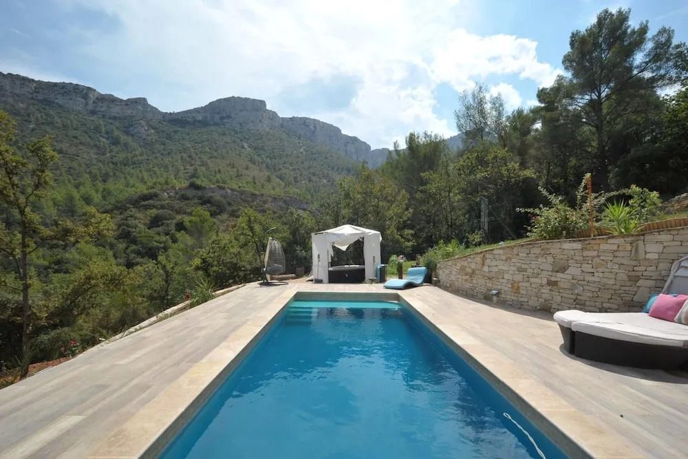 Villa With 3 Bedrooms in Auriol, With Wonderful Mountain View, Private Pool, Enclosed Garden