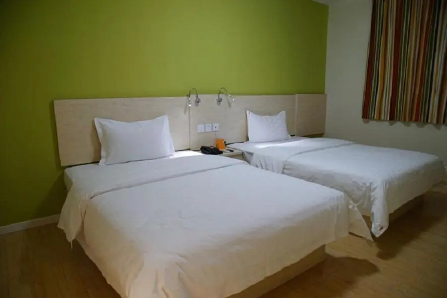 7Days Inn Shenzhen Airport Hourui Metro station