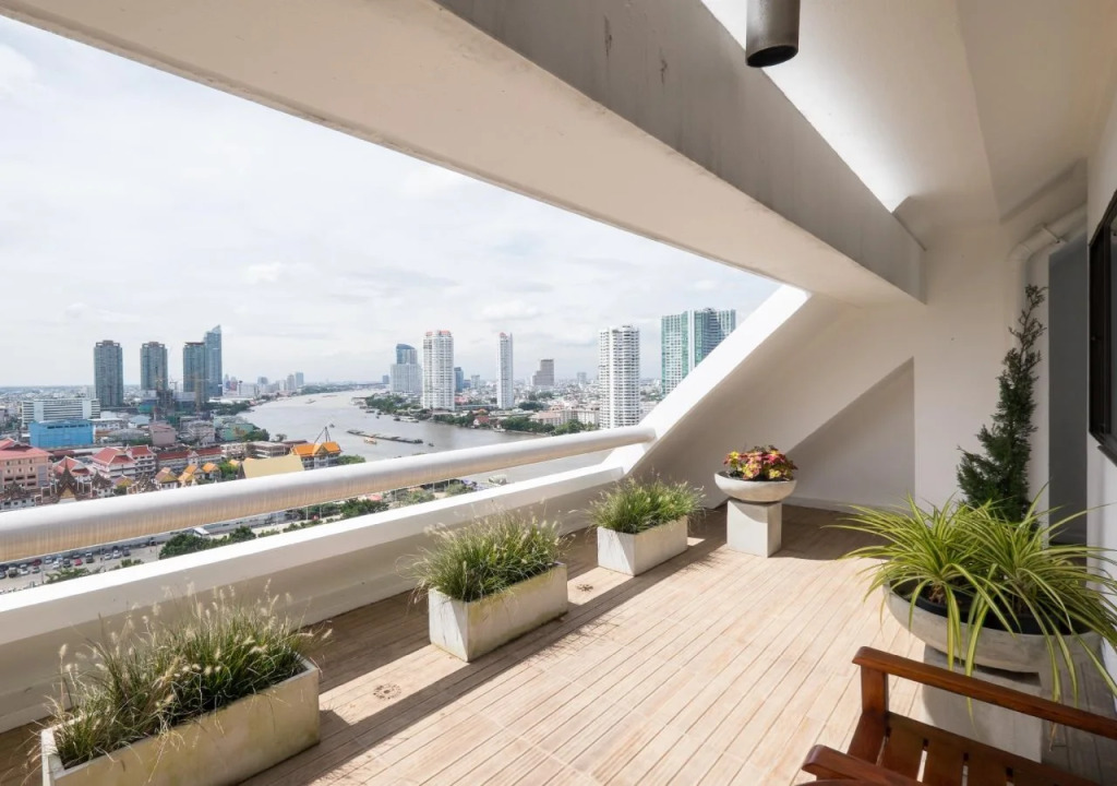 Centre Point Plus Hotel Silom
