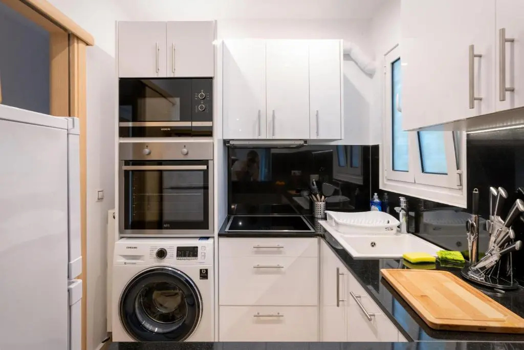 Lux 1-bedroom apartement next to the sea in Voula